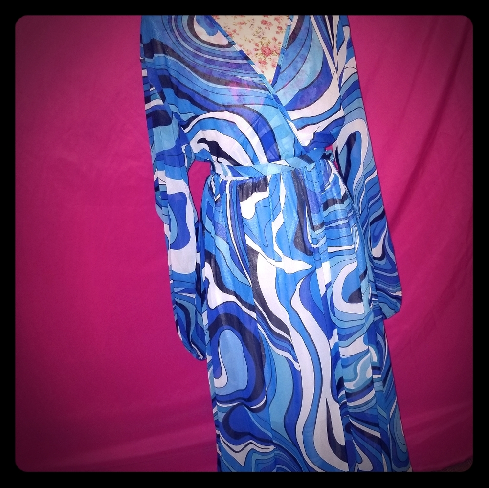 Long sleeve maxi blue stripped dress